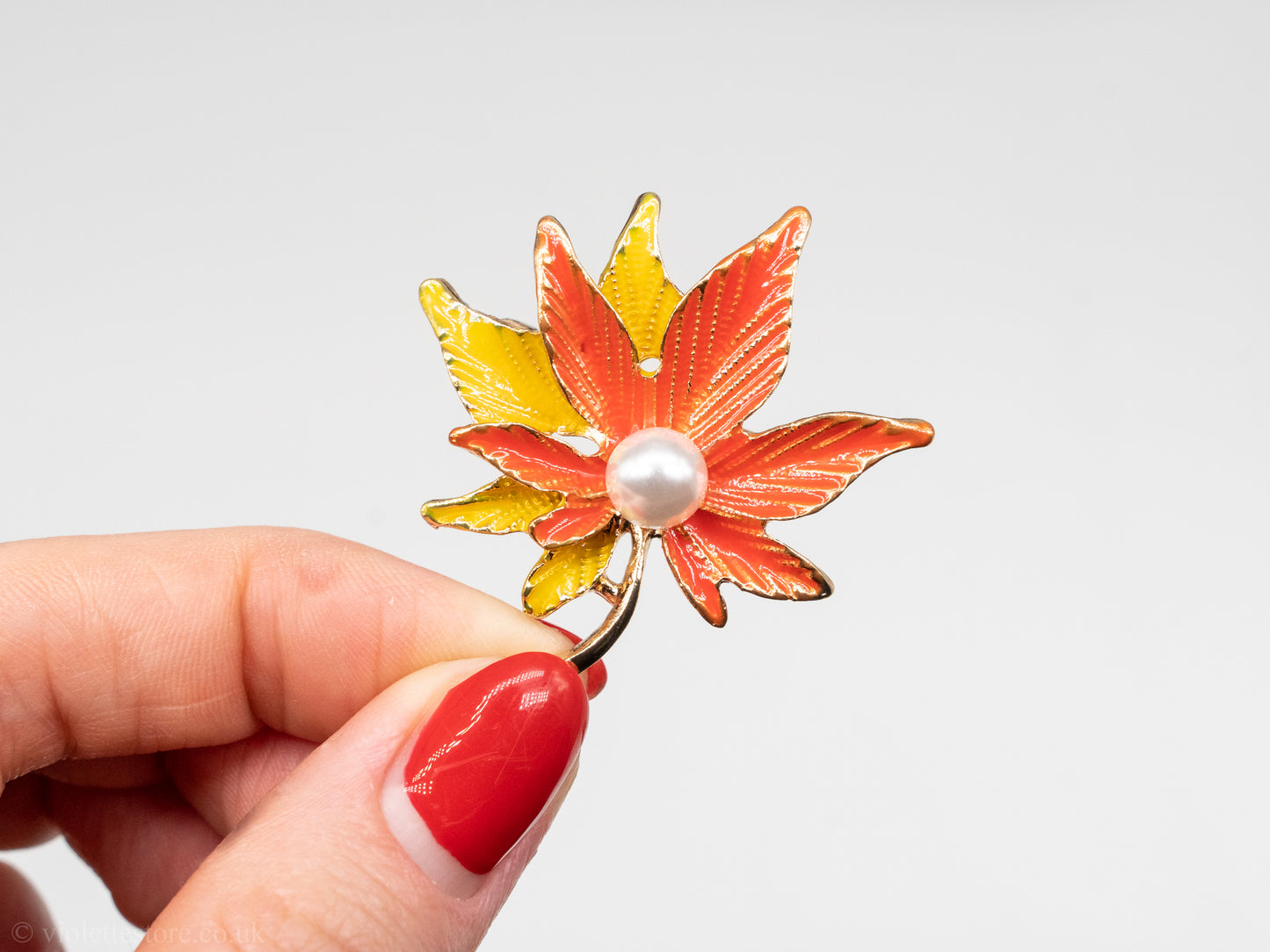 Cute Pearl Leaf Brooch